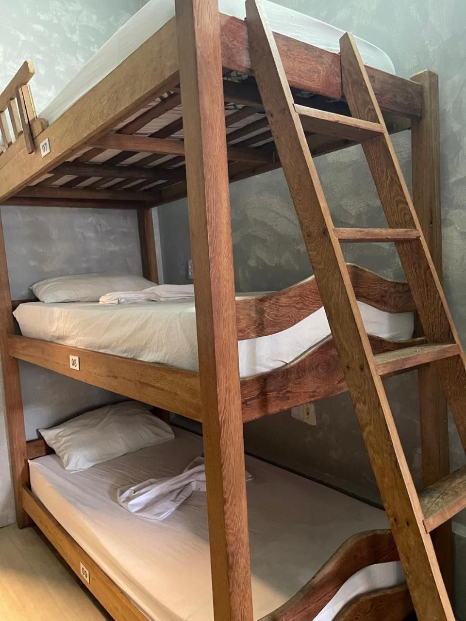 Barra Hostal